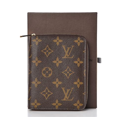 louis vuitton passport holder